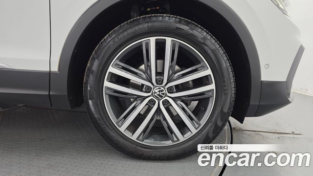 Volkswagen Tiguan (II) 2.0 TDI 4Motion Prestige 2023 — фото 21