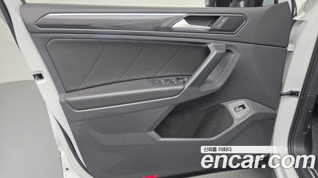 Volkswagen Tiguan (II) 2.0 TDI 4Motion Prestige 2023 — фото 24