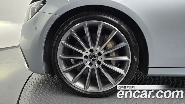 Mercedes-Benz E-Class (W213) E350 4MATIC AMG Line 2022 — фото 5