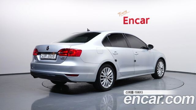 Volkswagen Jetta 1.6 TDI Blue Motion 6th 2013 — фото 2