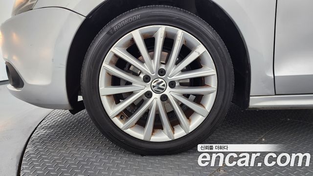 Volkswagen Jetta 1.6 TDI Blue Motion 6th 2013 — фото 5