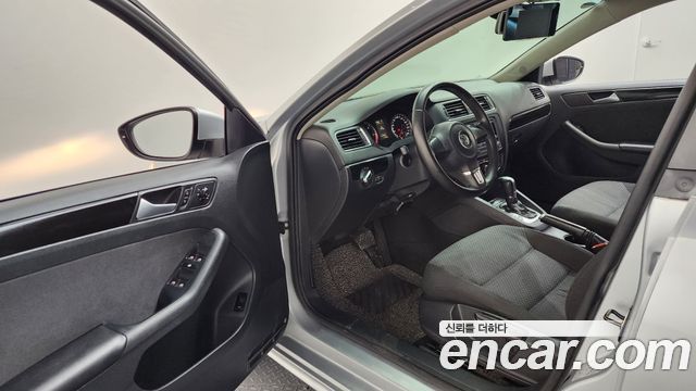 Volkswagen Jetta 1.6 TDI Blue Motion 6th 2013 — фото 10