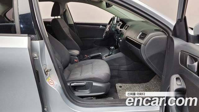 Volkswagen Jetta 1.6 TDI Blue Motion 6th 2013 — фото 11