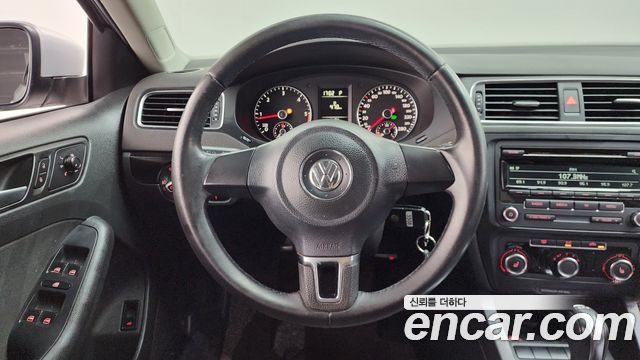 Volkswagen Jetta 1.6 TDI Blue Motion 6th 2013 — фото 13