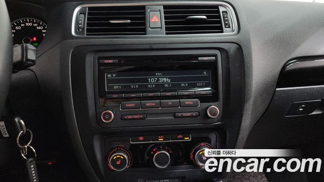 Volkswagen Jetta 1.6 TDI Blue Motion 6th 2013 — фото 14