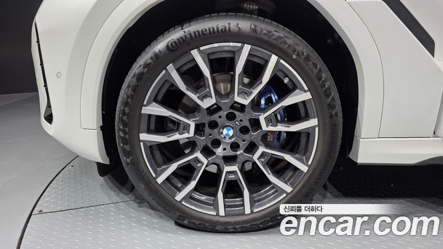 BMW X6 (G06) xDrive40i M Sport 2024 — фото 5