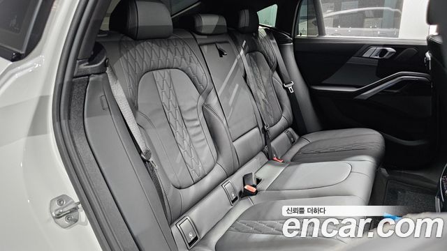 BMW X6 (G06) xDrive40i M Sport 2024 — фото 11