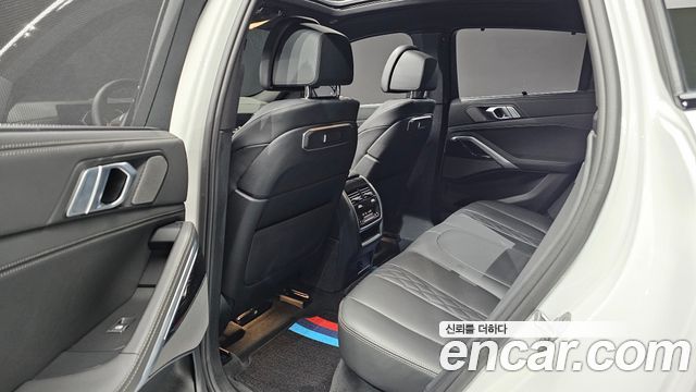 BMW X6 (G06) xDrive40i M Sport 2024 — фото 12
