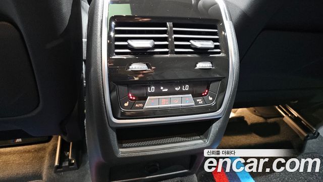 BMW X6 (G06) xDrive40i M Sport 2024 — фото 19