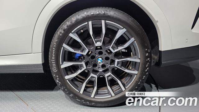 BMW X6 (G06) xDrive40i M Sport 2024 — фото 21