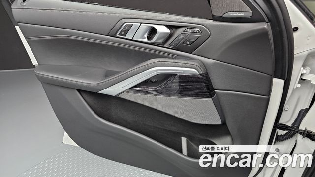 BMW X6 (G06) xDrive40i M Sport 2024 — фото 24