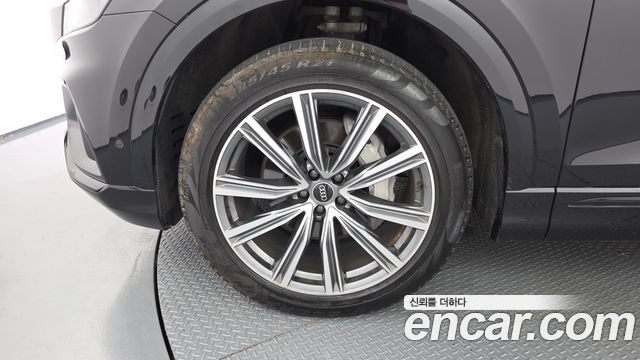Audi Q8 (4M) 55 TFSI Quattro Premium 2021 — фото 5
