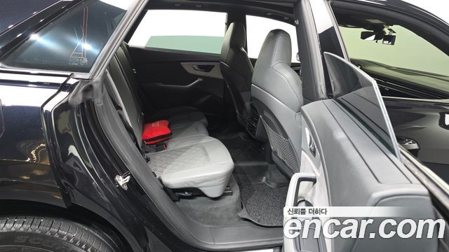 Audi Q8 (4M) 55 TFSI Quattro Premium 2021 — фото 16