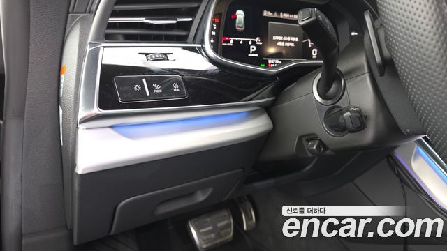 Audi Q8 (4M) 55 TFSI Quattro Premium 2021 — фото 36