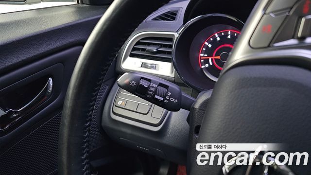 KG Mobility (SsangYong) Tivoli LX 2WD DLX 2016 — фото 16