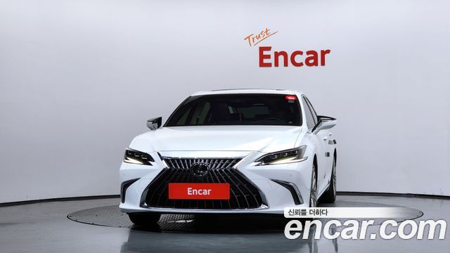 Lexus ES300h (VII) Executive 2023 — фото 3