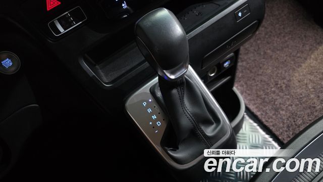 Hyundai Staria HEV 1.6 Cargo 5-Seater Modern 2025 — фото 9