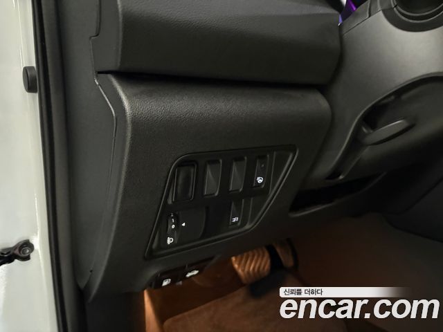 Renault Korea QM6 2.0 LPe RE Signature 2WD 2022 — фото 16