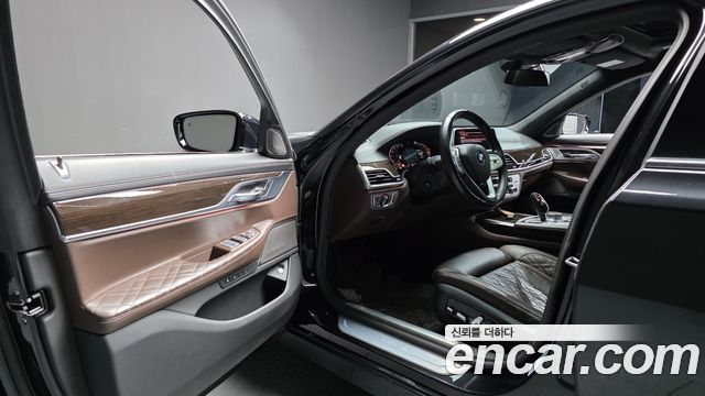 BMW 7 Series (G11) 740d xDrive Design Pure Excellence 2021 — фото 10