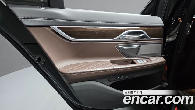 BMW 7 Series (G11) 740d xDrive Design Pure Excellence 2021 — фото 25