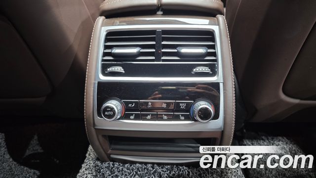 BMW 7 Series (G11) 740d xDrive Design Pure Excellence 2021 — фото 30