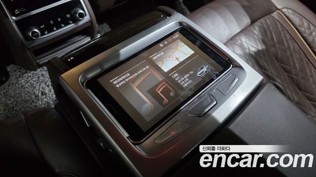 BMW 7 Series (G11) 740d xDrive Design Pure Excellence 2021 — фото 35