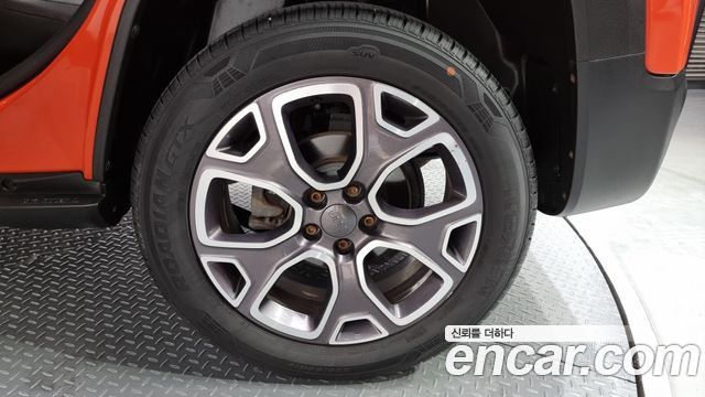 Jeep Renegade 2.0 Diesel Limited AWD 2015 — фото 5