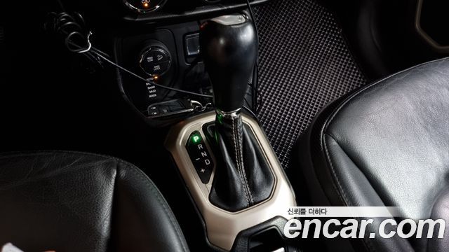 Jeep Renegade 2.0 Diesel Limited AWD 2015 — фото 9