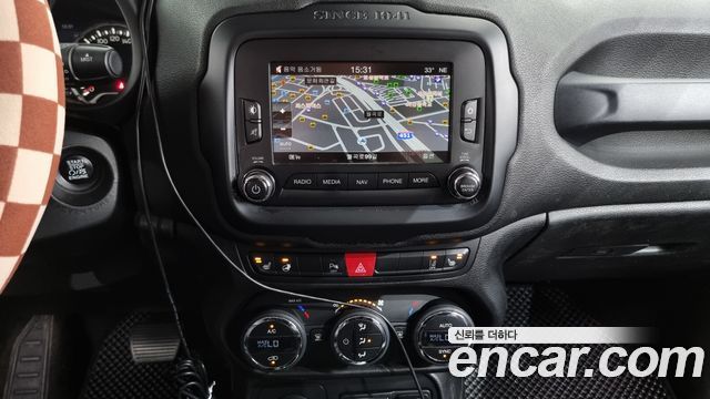 Jeep Renegade 2.0 Diesel Limited AWD 2015 — фото 18