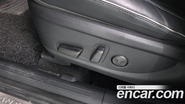 Hyundai Santa Fe Diesel 2.2 2WD Prestige 2021 — фото 31