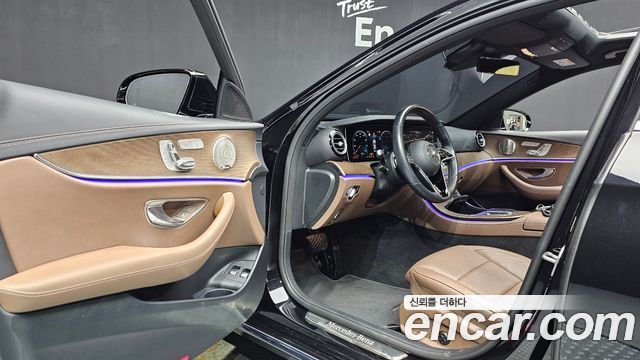Mercedes-Benz E-Class (W213) E300e 4MATIC Exclusive 2021 — фото 10