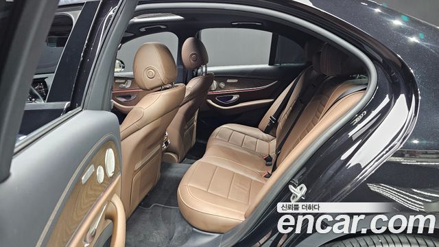 Mercedes-Benz E-Class (W213) E300e 4MATIC Exclusive 2021 — фото 12