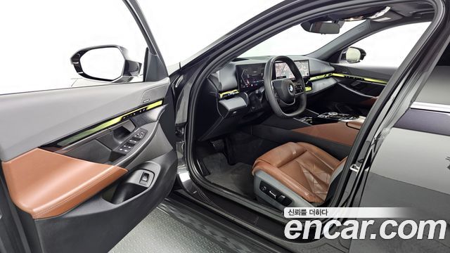 BMW 5 Series (G60) 530i xDrive 2024 — фото 10