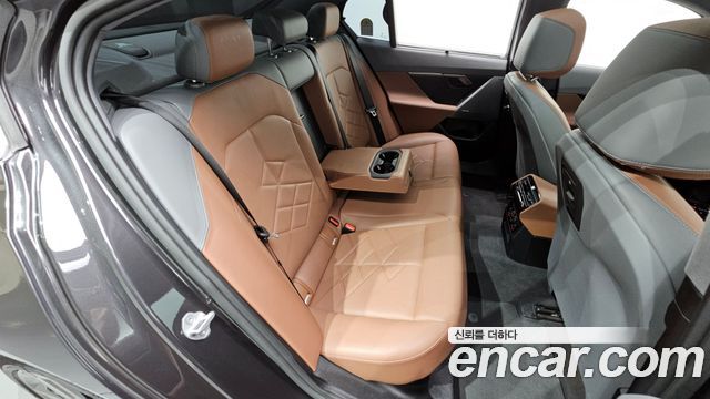 BMW 5 Series (G60) 530i xDrive 2024 — фото 11
