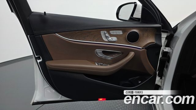 Mercedes-Benz E-Class (W213) E250 Exclusive 2021 — фото 24