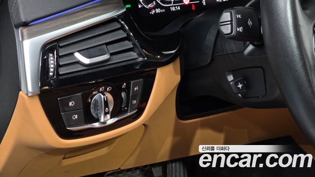 BMW 5 Series (G30) 530e Luxury 2020 — фото 13