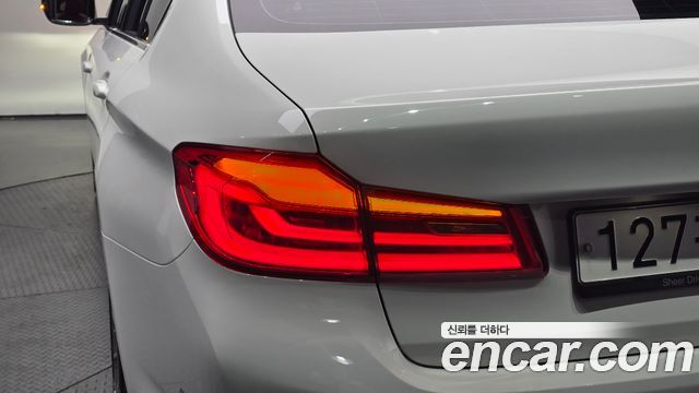 BMW 5 Series (G30) 530e Luxury 2020 — фото 23