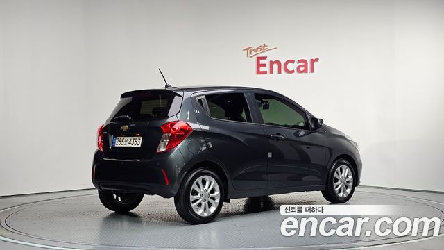 Chevrolet Spark LT 2022 — фото 2