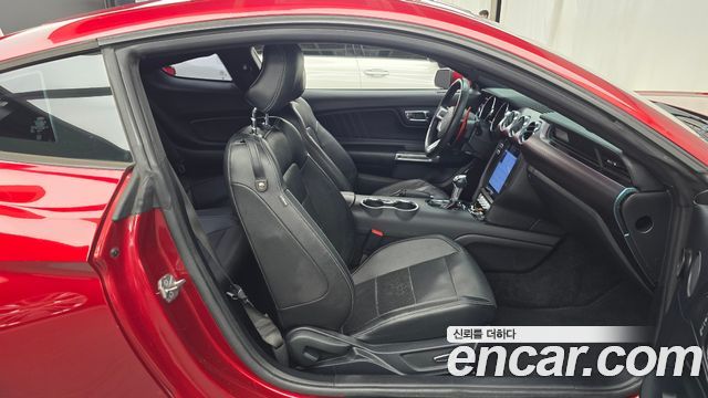 Ford Mustang Coupe 2015 — фото 11