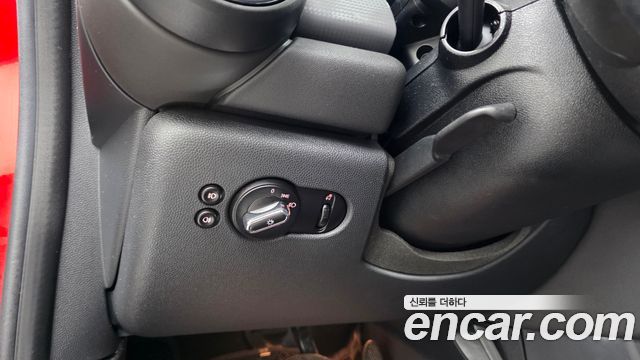 MINI Cooper D Mid 3rd 2016 — фото 16