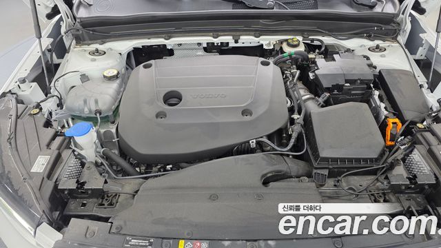 Volvo XC40 B4 Ultimate Bright 2024 — фото 6