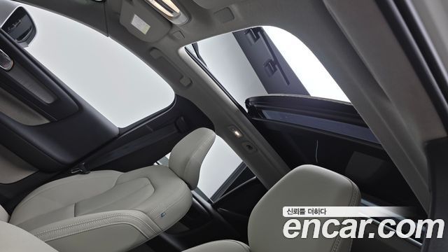 Volvo XC40 B4 Ultimate Bright 2024 — фото 19