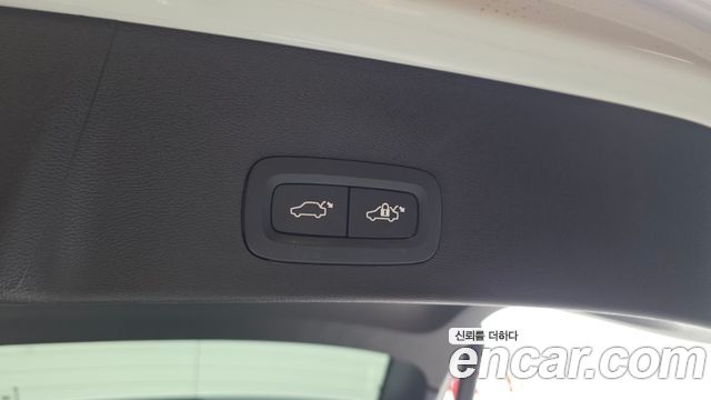 Volvo XC40 B4 Ultimate Bright 2024 — фото 20