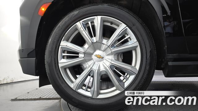 Chevrolet Tahoe 6.2 High Country 4WD 2022 — фото 5