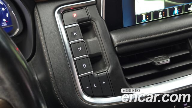 Chevrolet Tahoe 6.2 High Country 4WD 2022 — фото 9