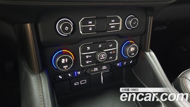 Chevrolet Tahoe 6.2 High Country 4WD 2022 — фото 13