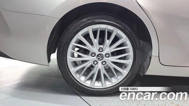 Toyota Camry (XV70) 2.5 XLE Hybrid 2018 — фото 5