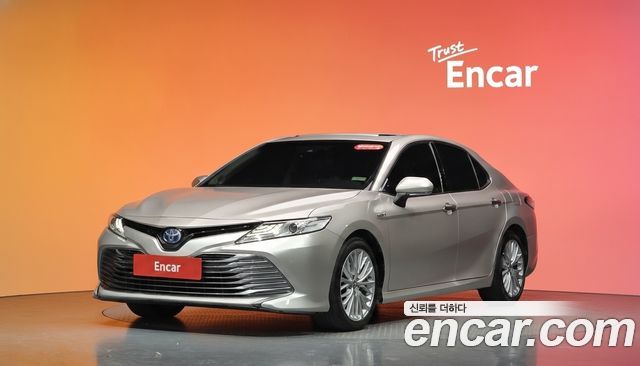 Toyota Camry (XV70) 2.5 XLE Hybrid 2018 — фото 1
