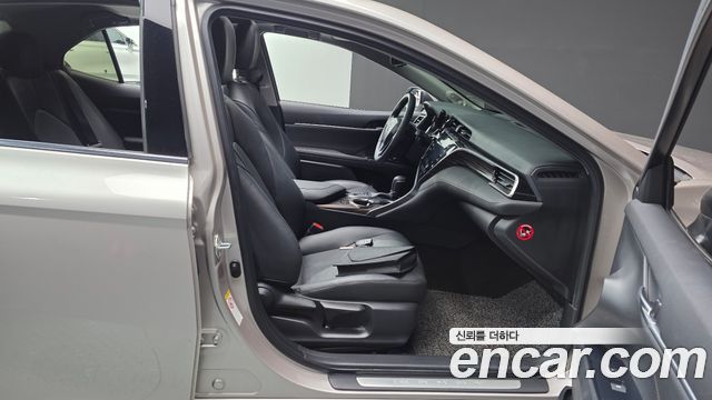 Toyota Camry (XV70) 2.5 XLE Hybrid 2018 — фото 26