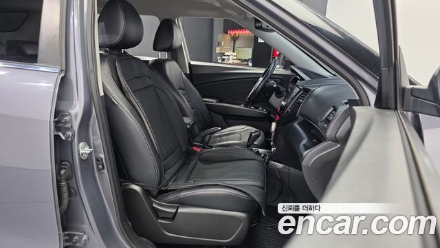 KG Mobility (SsangYong) Tivoli Air Diesel RX 4WD 2016 — фото 11